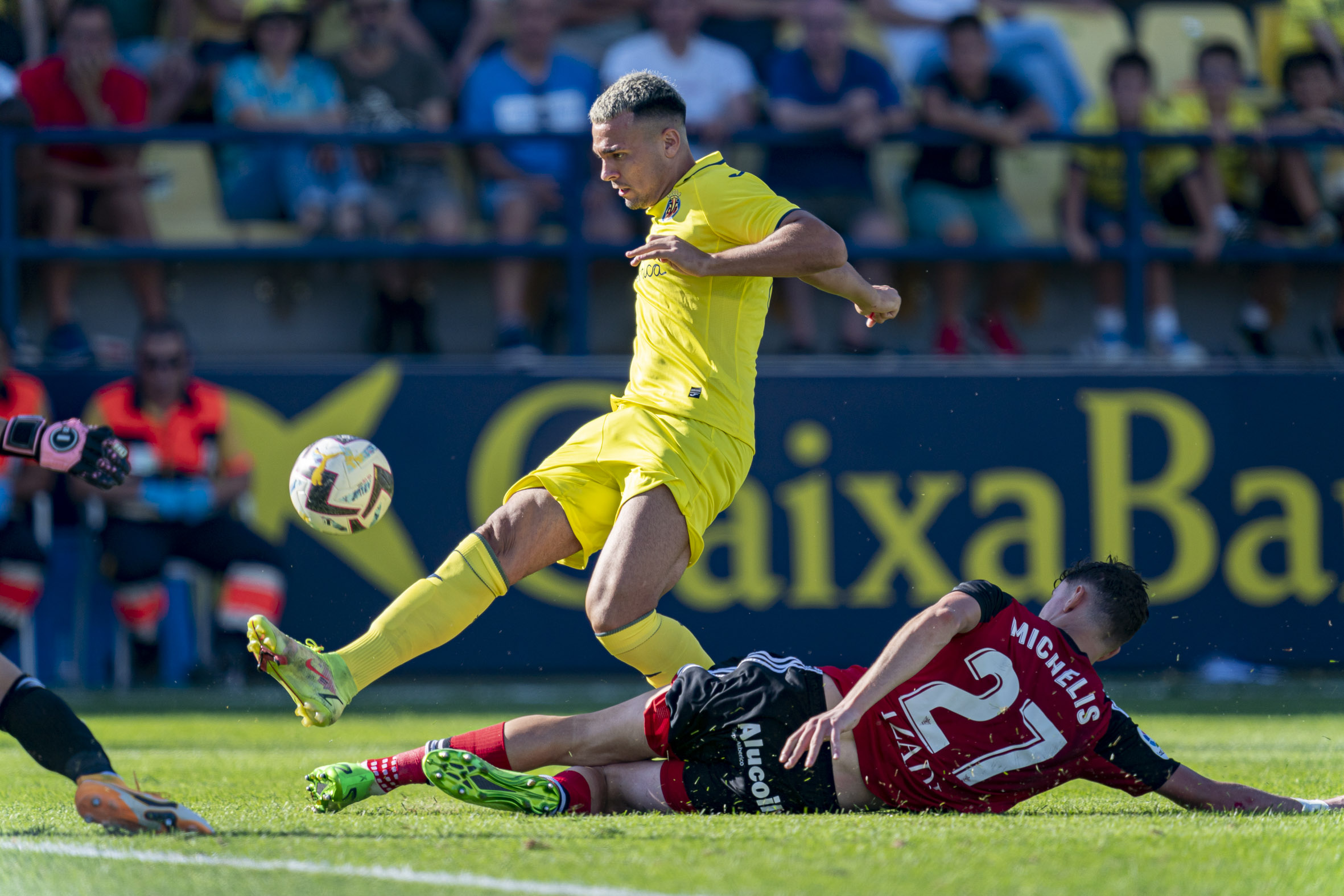 比利亚雷亚尔发布备战花絮，转会期单刀错失，法国杯任务艰巨，临场指挥获称赞的简单介绍